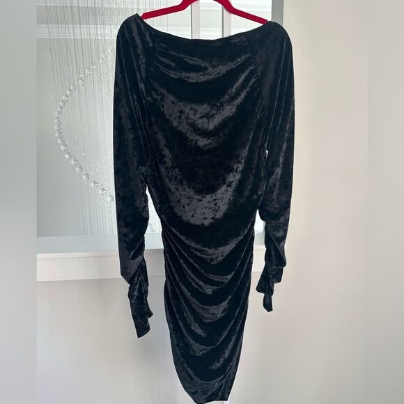 Wayf Ruched velvet dresss - Picture 7 of 8